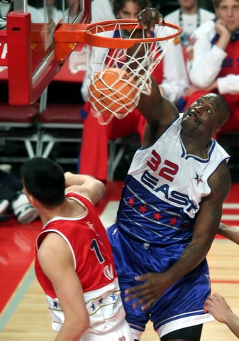 场上毫不懈 场上毫不懈