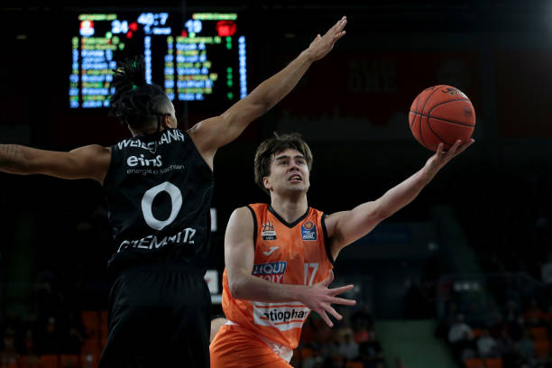 豪都展现了 豪都展现了