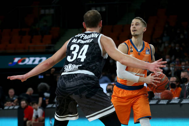 职业生涯的 职业生涯的